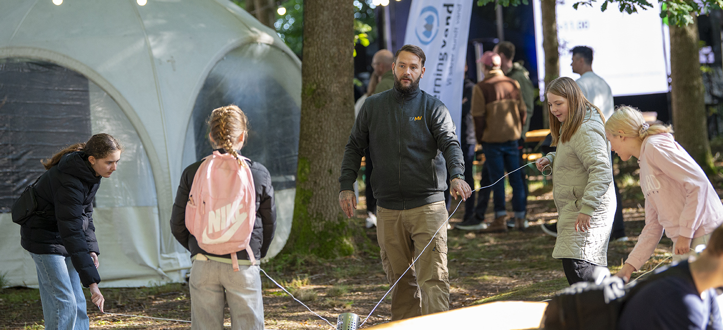 Strengthen collaboration through teambuilding